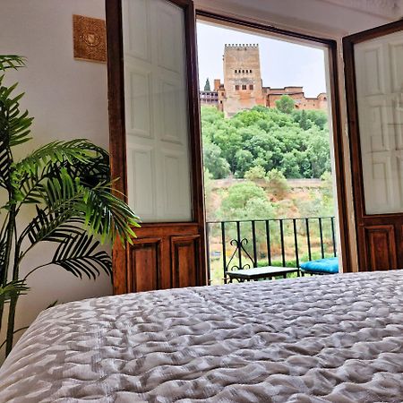 The Nasrid Palace From Your Bed ! Гранада Екстериор снимка