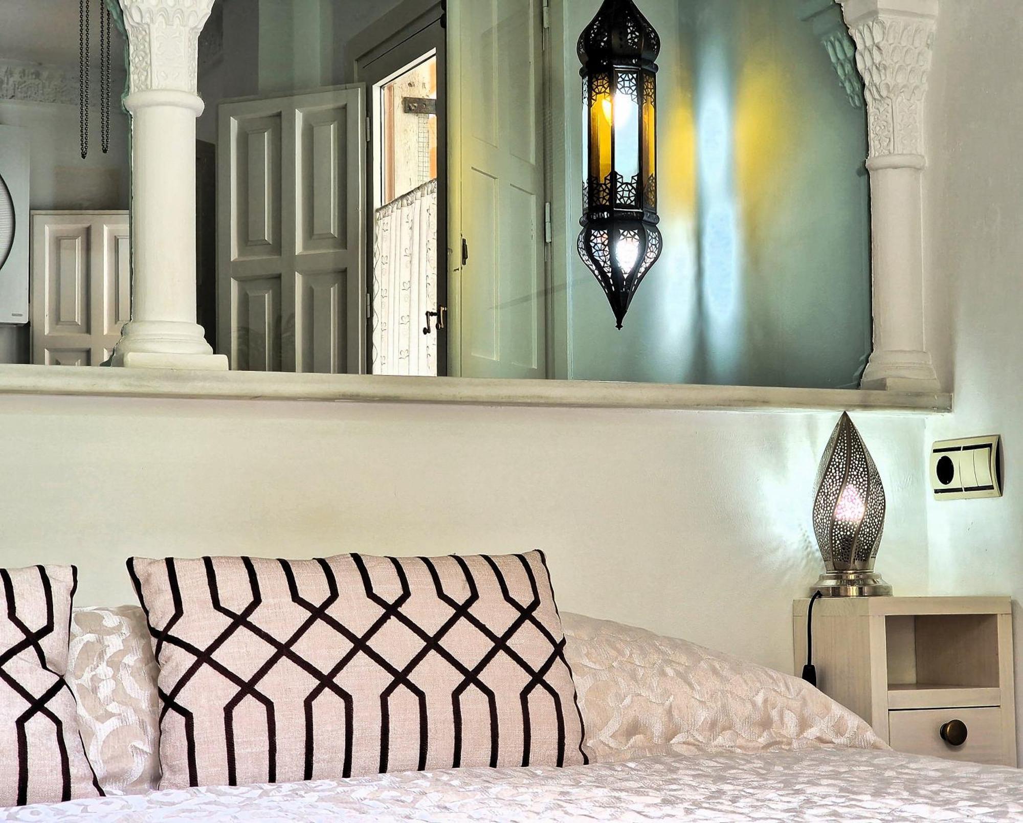 The Nasrid Palace From Your Bed ! Гранада Екстериор снимка
