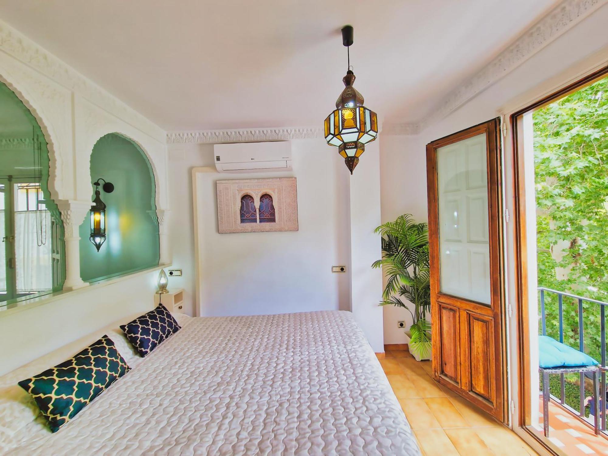 The Nasrid Palace From Your Bed ! Гранада Екстериор снимка